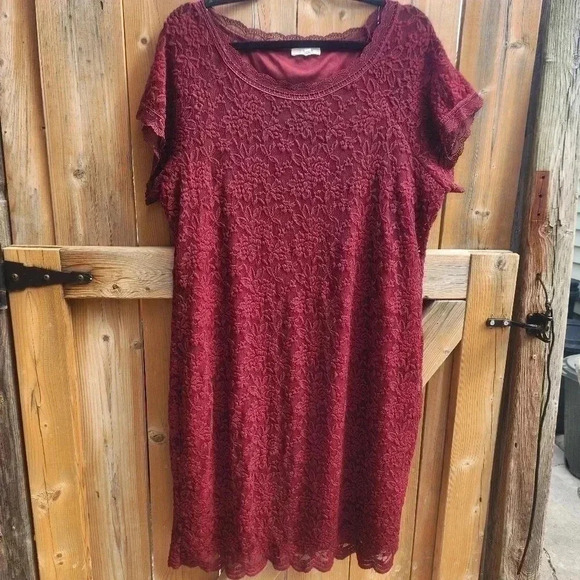 Maurices  Womens Plus Size in Red Zinfandel Double Lined Lace Dress Size XXL - Picture 1 of 15